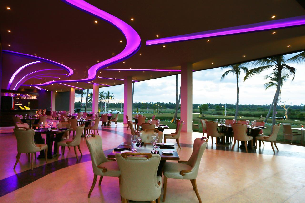 Avenra Gangaara Hotel Wennappuwa Buitenkant foto