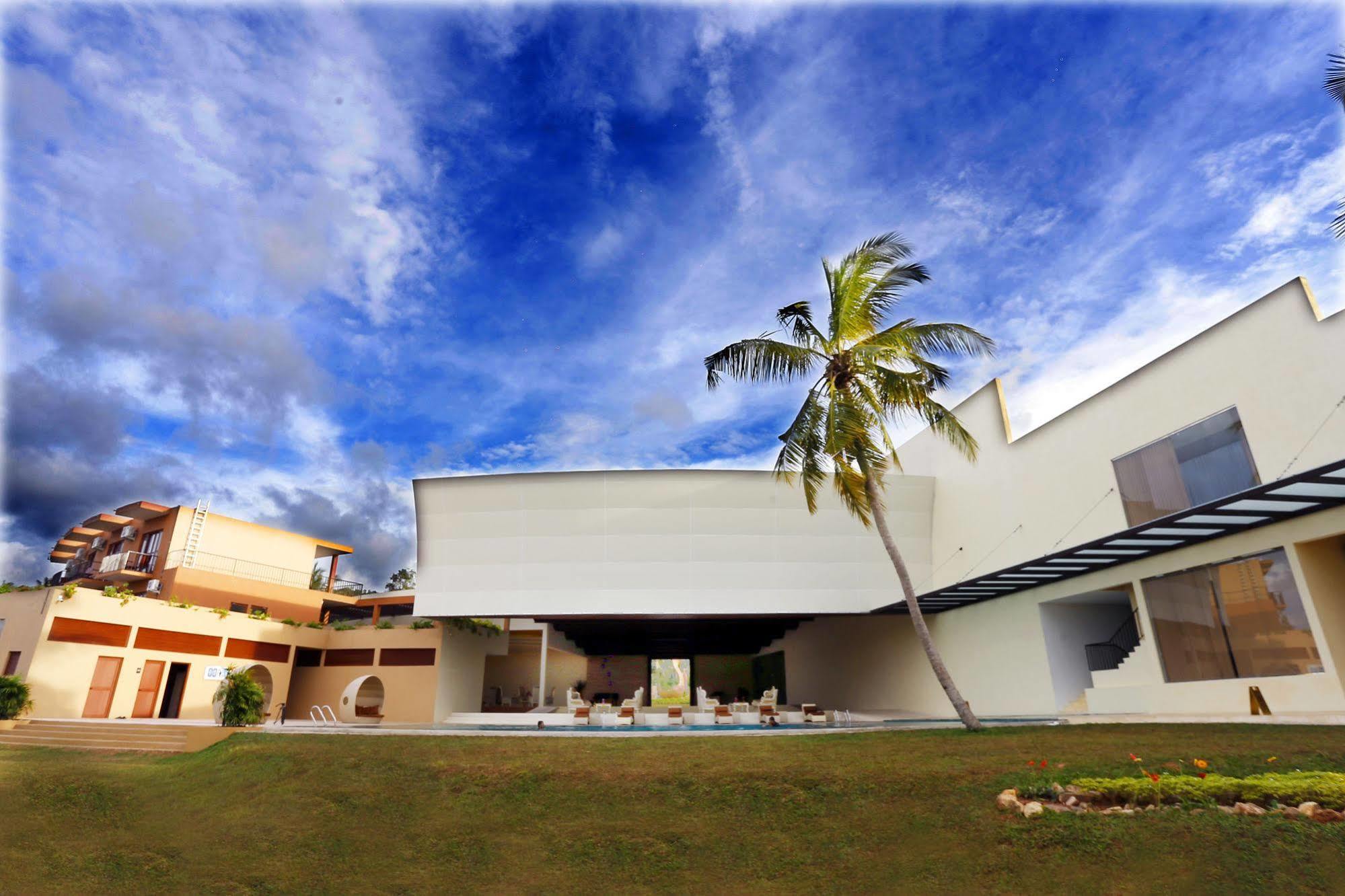 Avenra Gangaara Hotel Wennappuwa Buitenkant foto
