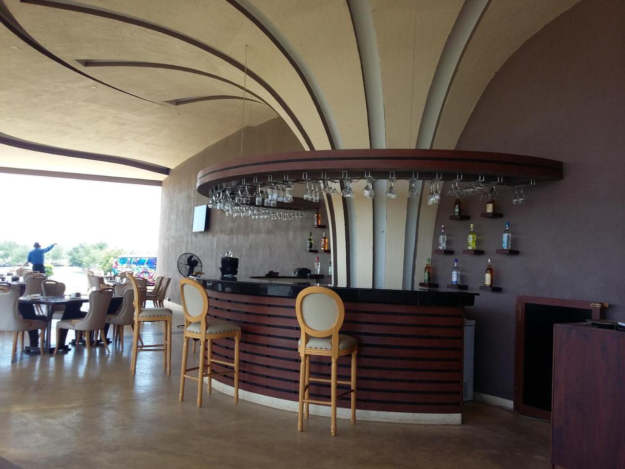 Avenra Gangaara Hotel Wennappuwa Buitenkant foto