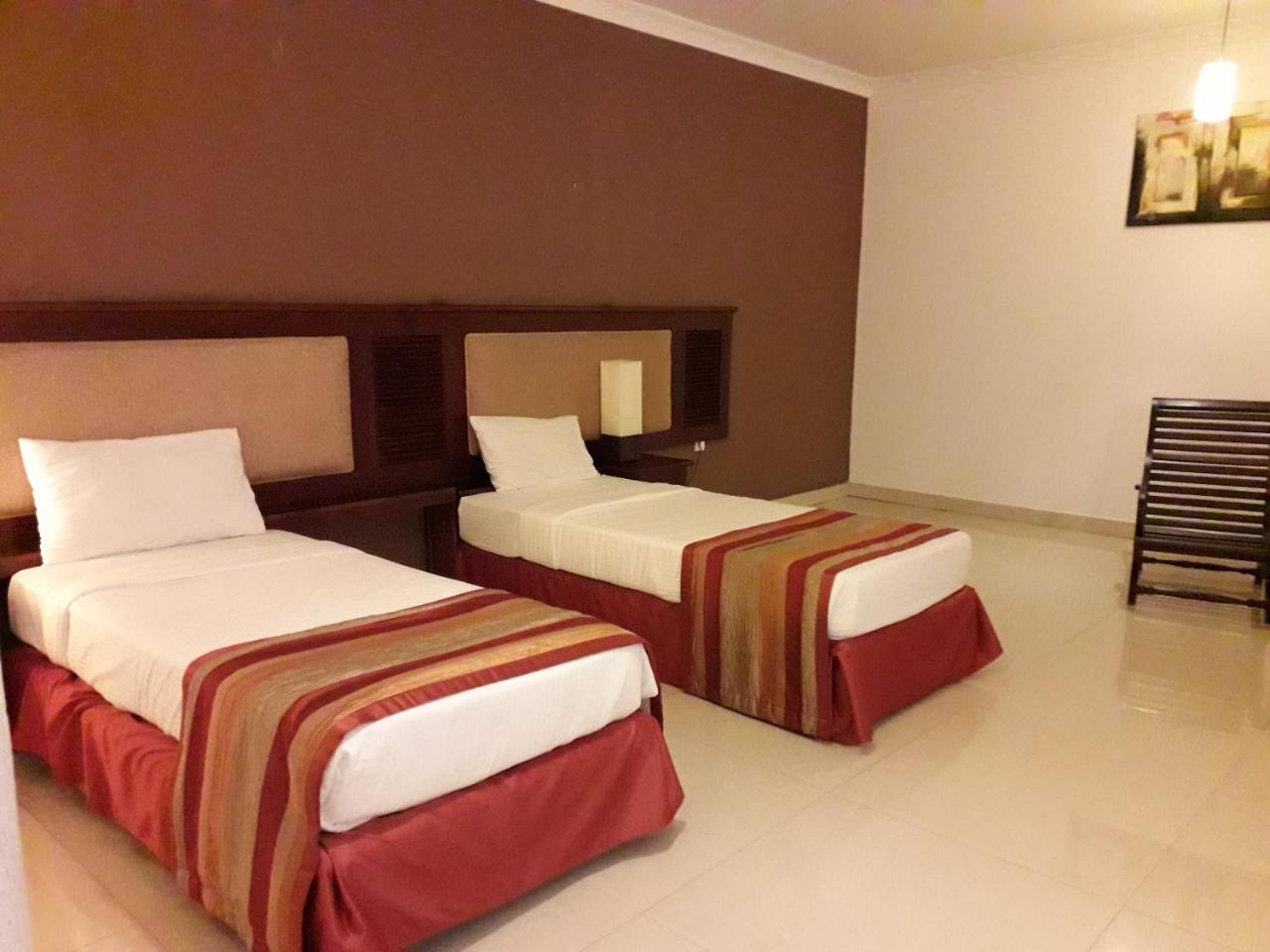 Avenra Gangaara Hotel Wennappuwa Buitenkant foto
