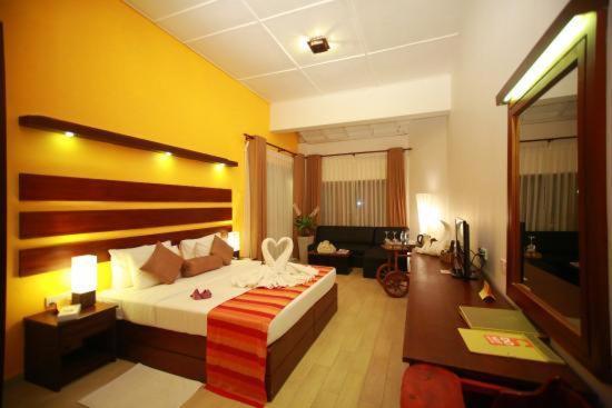 Avenra Gangaara Hotel Wennappuwa Buitenkant foto